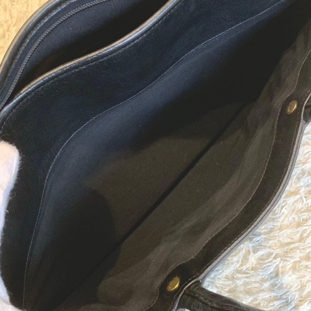 極美品✨イルビゾンテ　ビジネスバッグ　オールレザー　A4 ロゴ型押し　ブラック