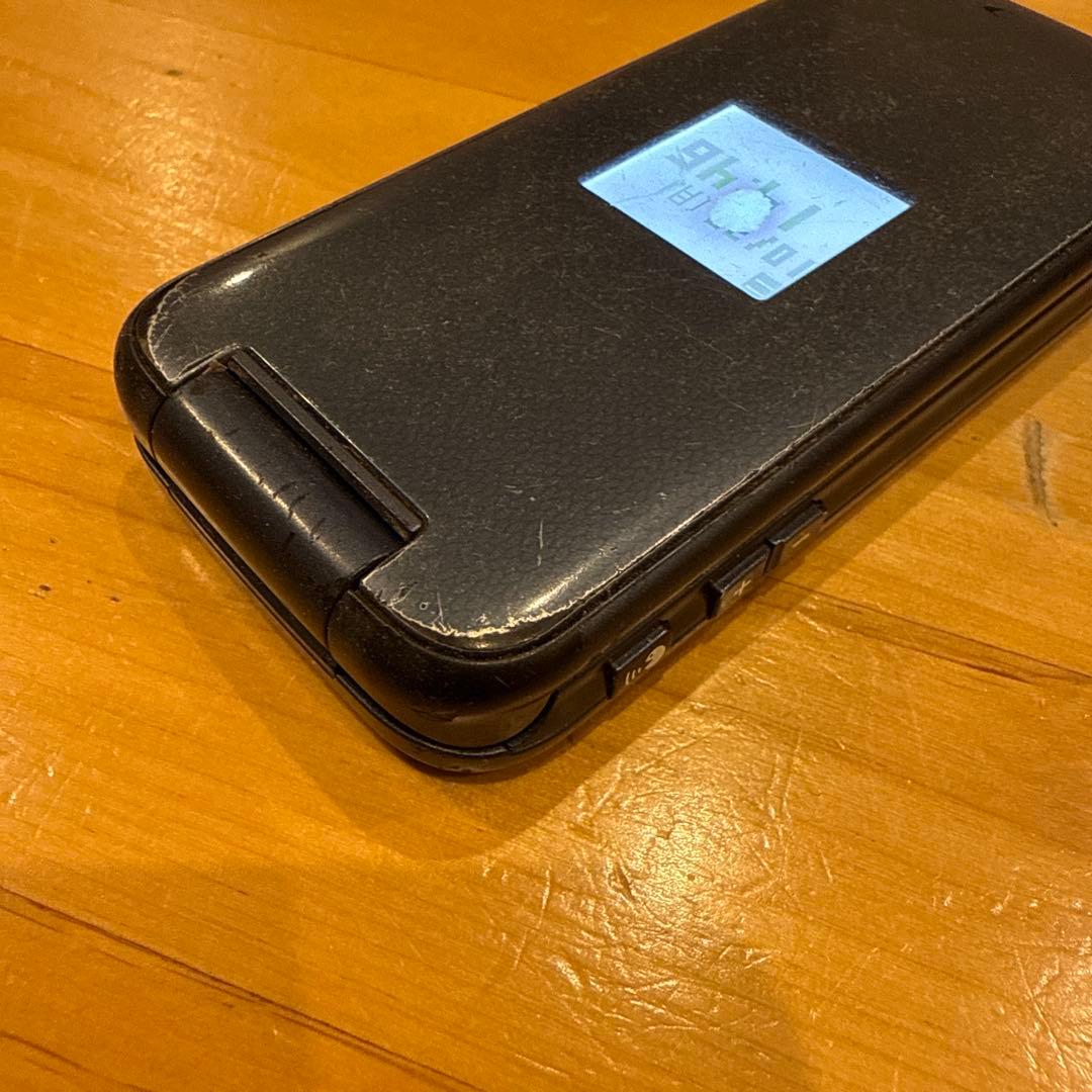 docomo F-01M 折りたたみ式携帯電話