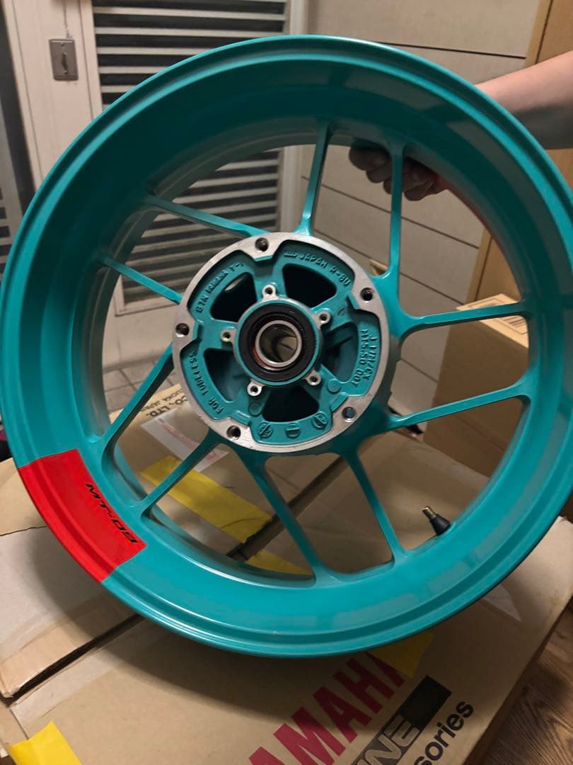 Yamaha MT-09 リア　純正ホイール 第3期型　極小傷あり