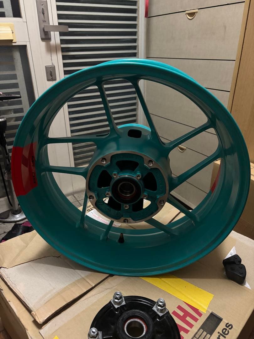 Yamaha MT-09 リア　純正ホイール 第3期型　極小傷あり