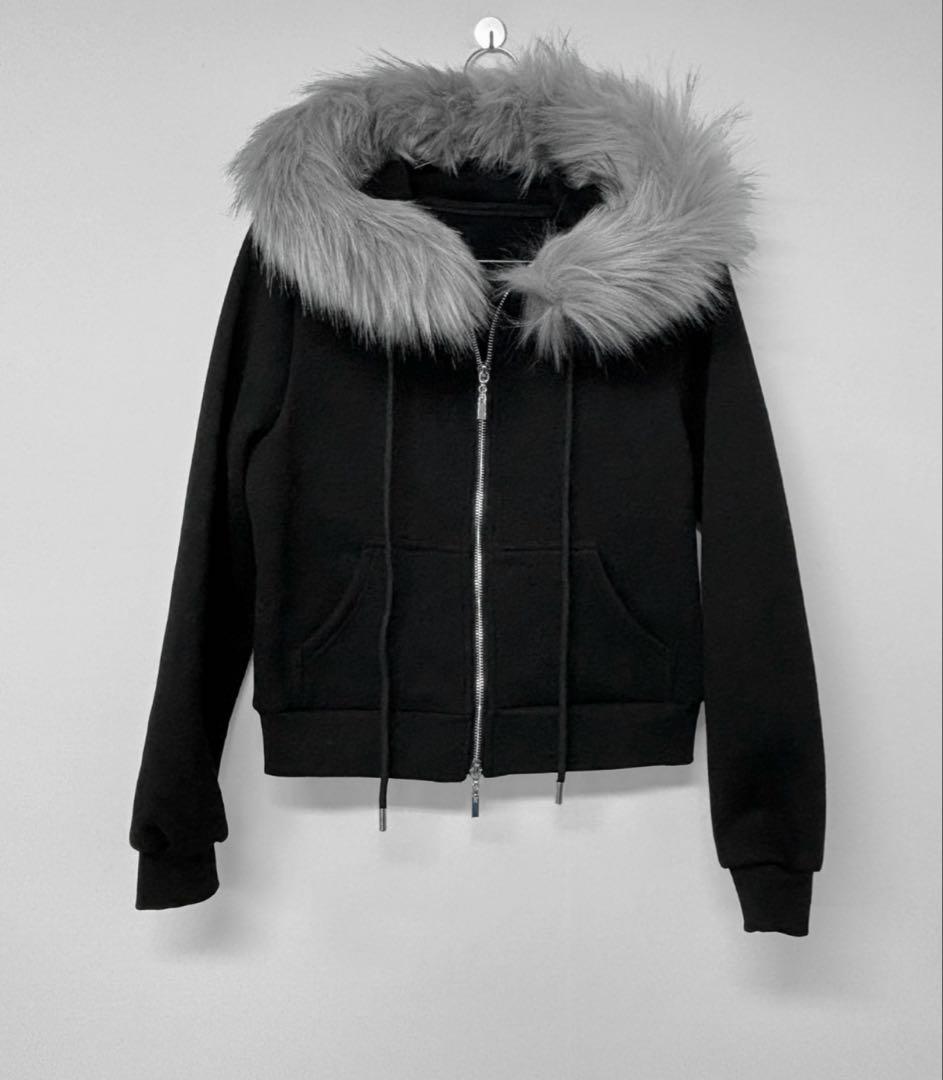 THEAIRTOWN ファー付きパーカー