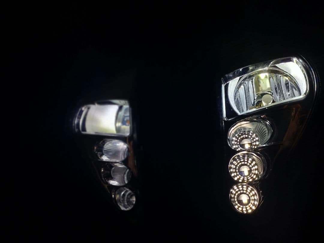 【aya..8..s】50プリウス　バルブ交換可能　加工フォグ