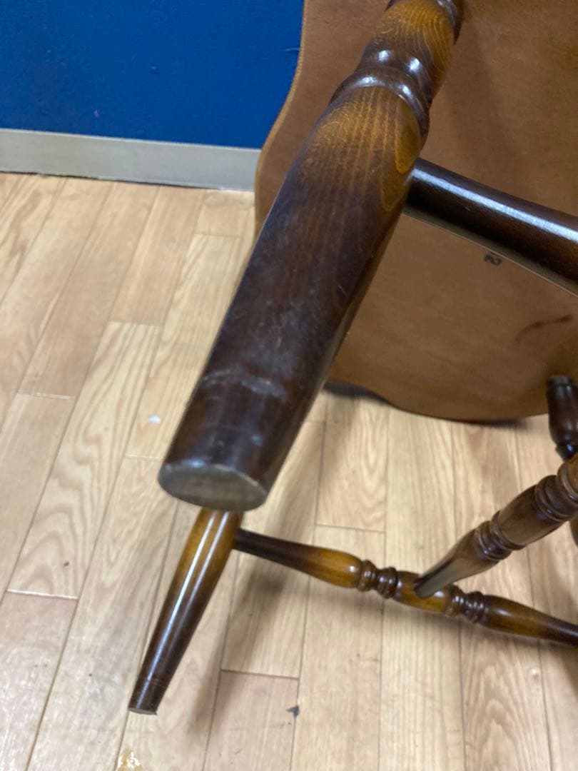 キツツキ　アンティーク調　チェア　ヴィンテージ　ダイニングチェア　アームチェア