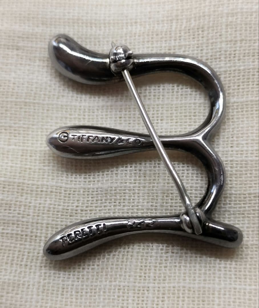 ティファニー　イニシャルブローチ　M ラージ925