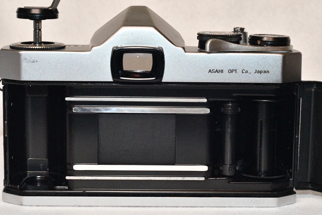 《動作品》pentax sp + 標準レンズ55mm f/1.8