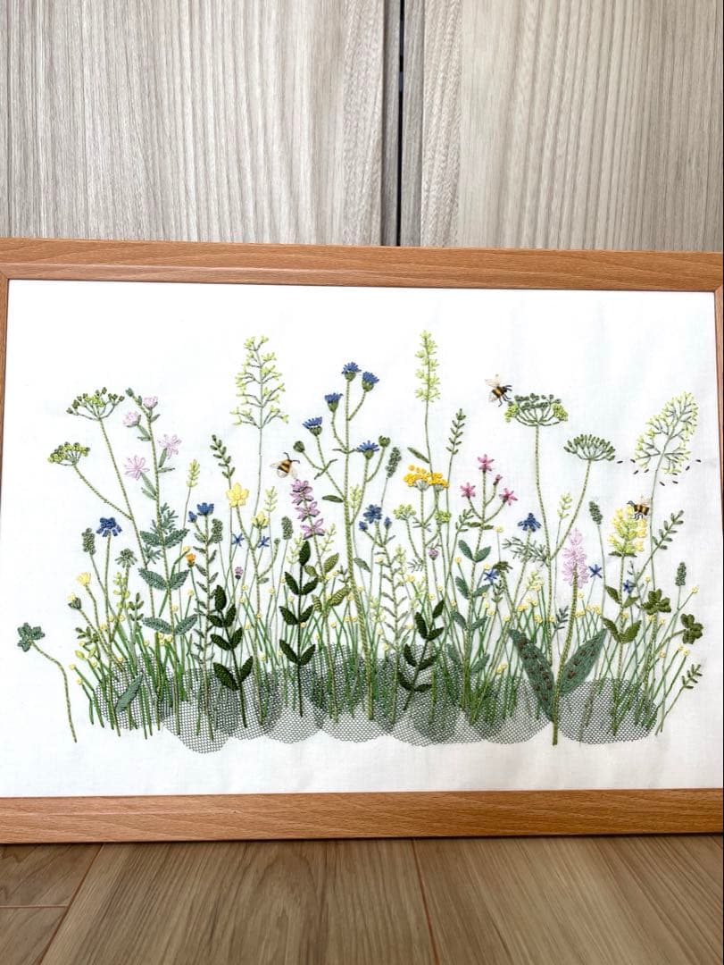 青木和子　刺繍　完成品　ガーデン　③