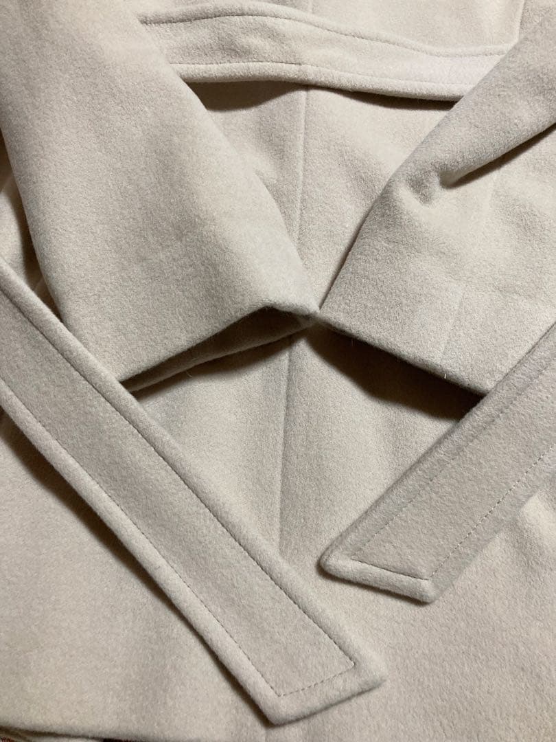 【バーバリーロンドン】ホワイト ベルト付きショートコート40