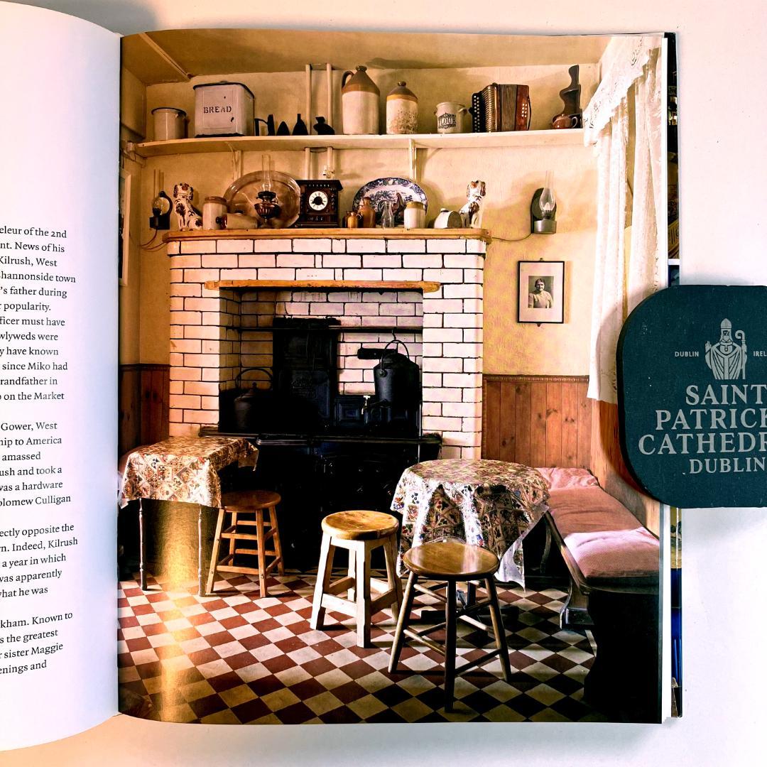 The Irish Pub / James Fennell他