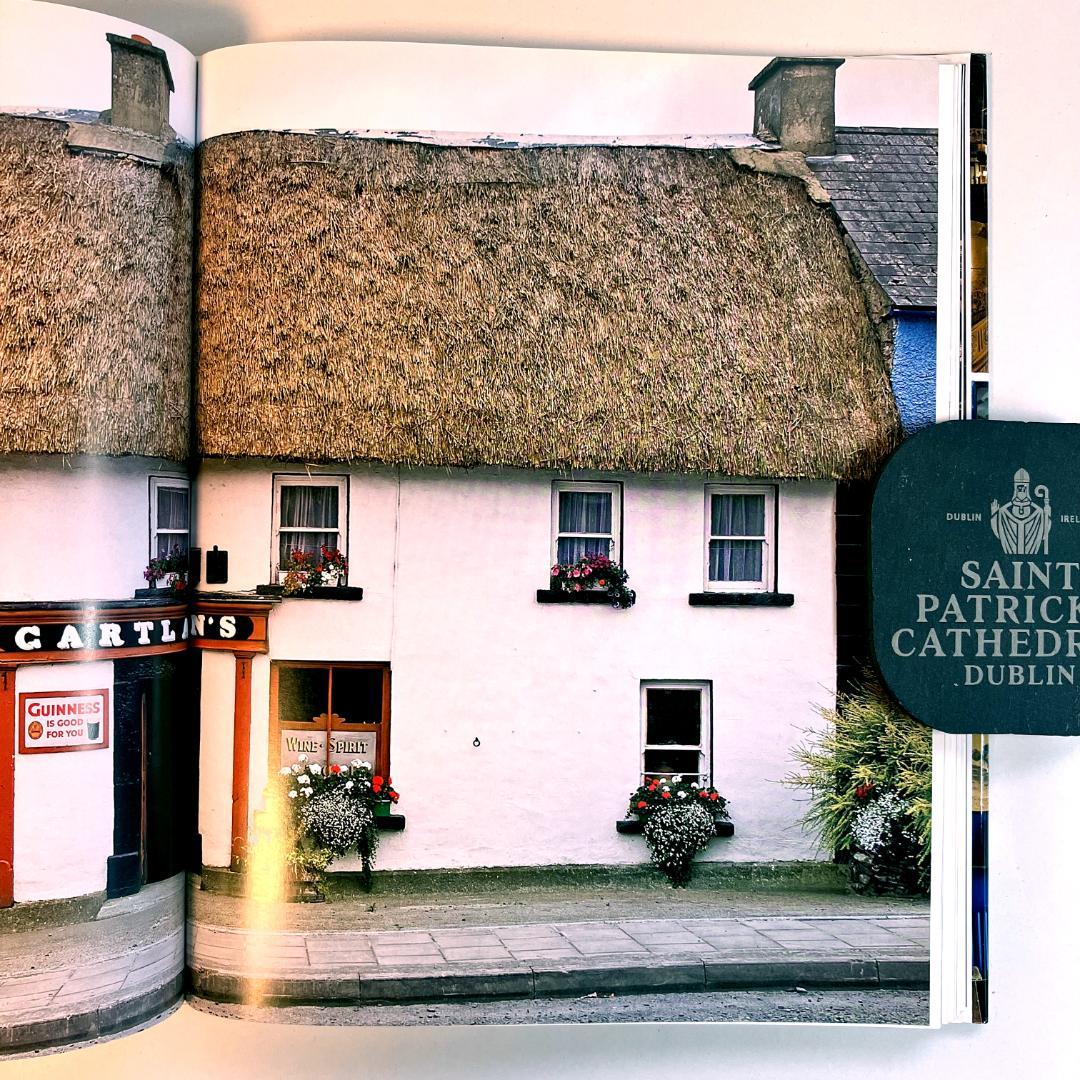 The Irish Pub / James Fennell他