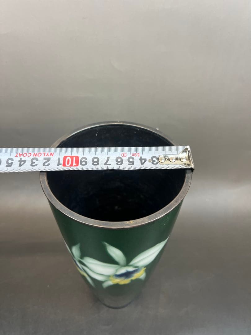 ［珍品］安藤七宝燒 緑透釉　口と底の包みは純銀です　高さ26cm 送料込み