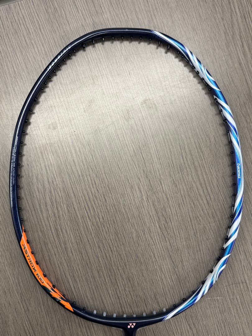 YONEX　アストロクス100ZZ　ダークネイビー