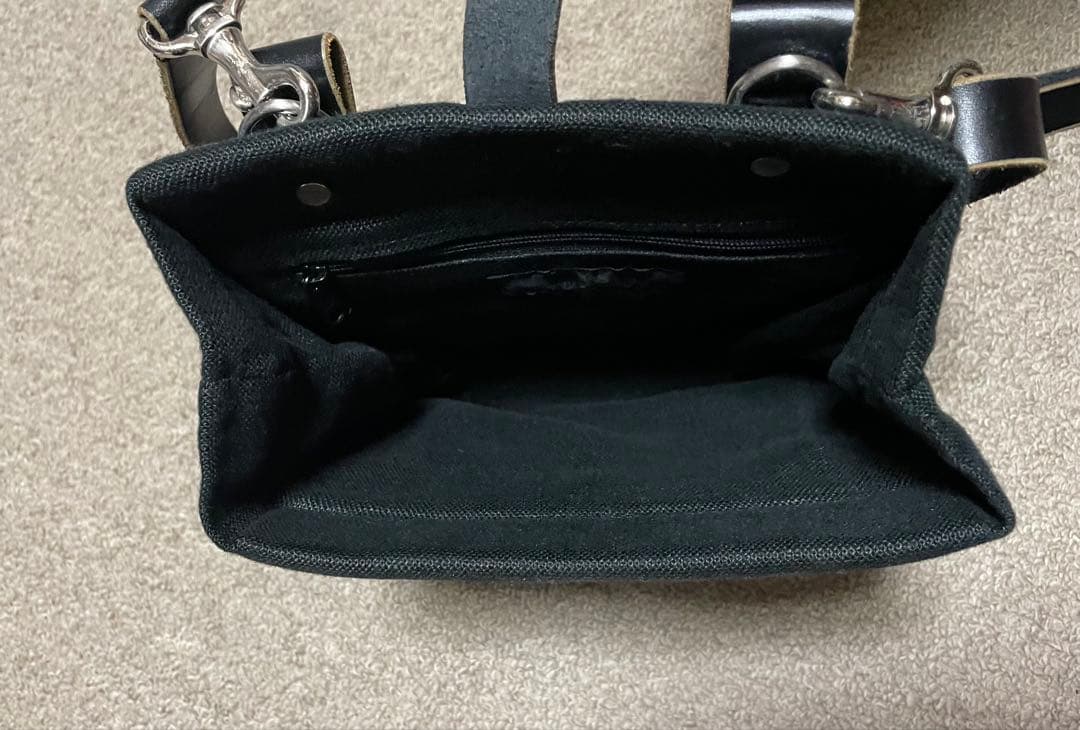 y's ワイズヨウジヤマモト　レザーブラックショルダーバッグ