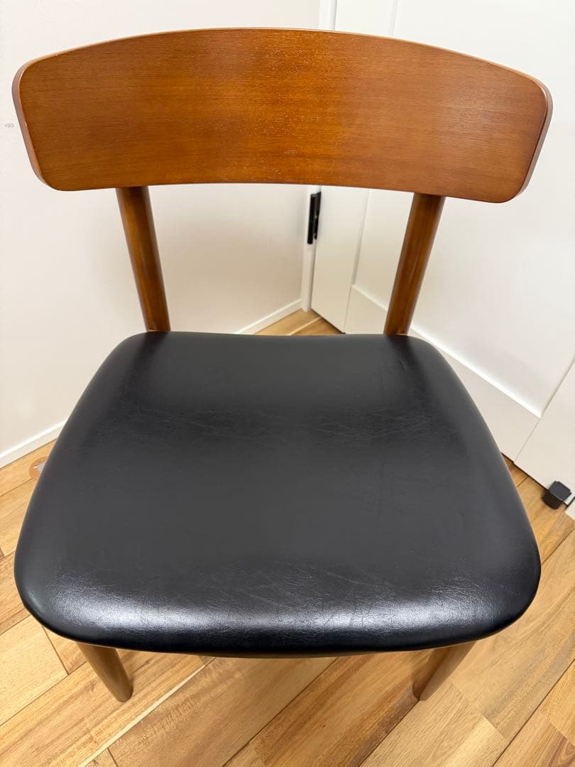 【カリモク60】Tチェア ダイニングチェア スタンダードブラック