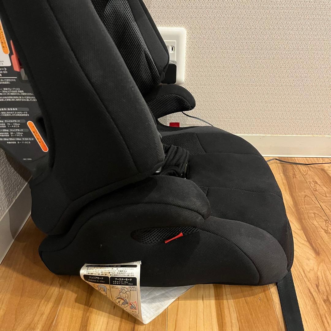 【美品】 コンビ ジョイトリップ エアスルー GG ブラック ジュニアシート