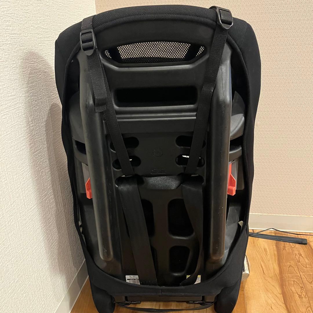 【美品】 コンビ ジョイトリップ エアスルー GG ブラック ジュニアシート