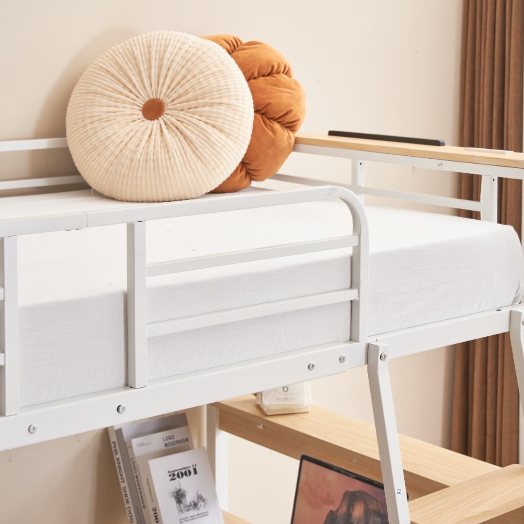 超人気✨！ロフトベッド（S）コンセント・デスク付き 一人暮らし　WHITE