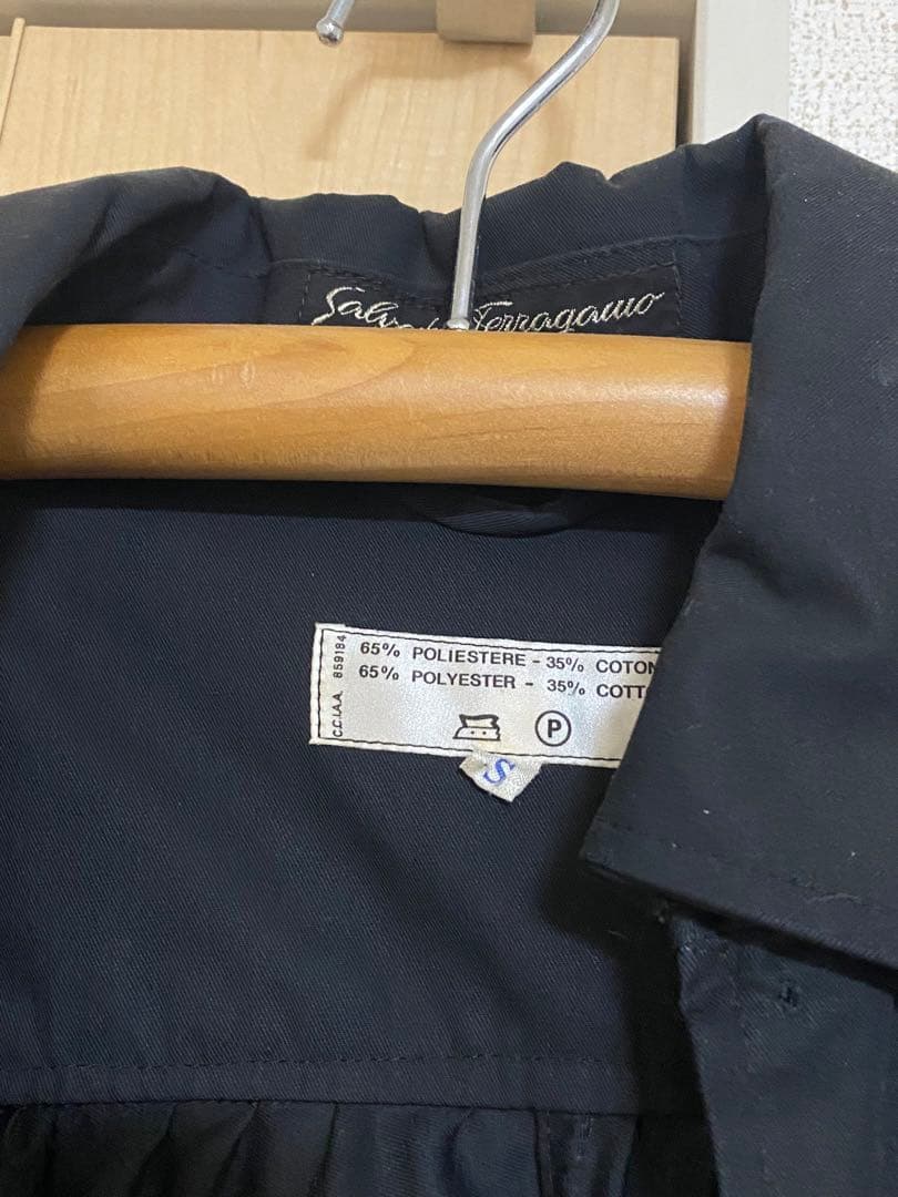 小*梅様 【未使用品】サルヴァトーレ フェラガモ マント　コート イタリア製