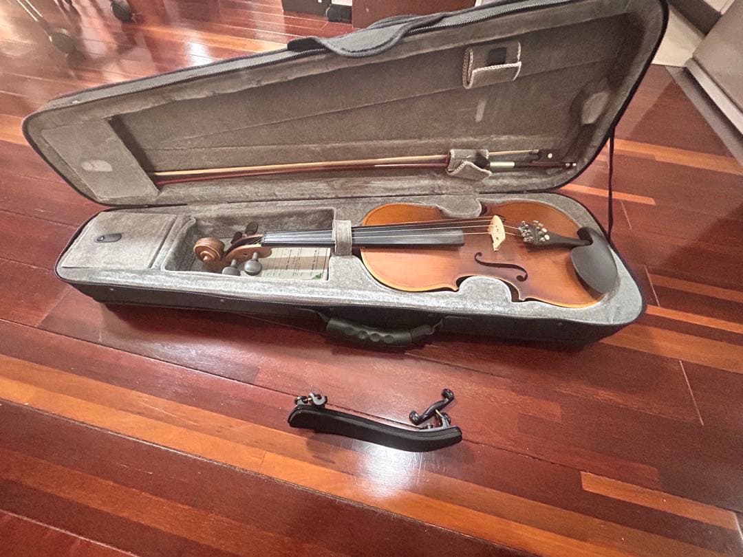 バイオリン 本体 ケース、肩当て、笛、チューナー(バッテリーは切れてます)