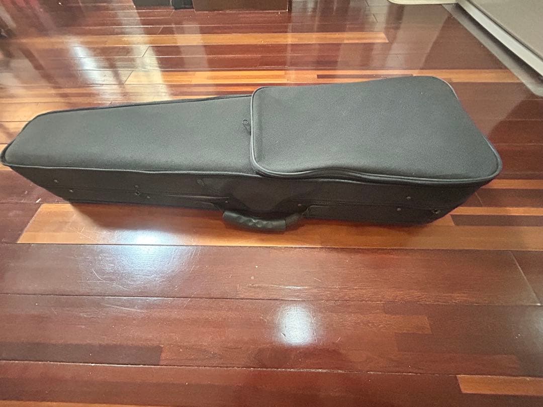 バイオリン 本体 ケース、肩当て、笛、チューナー(バッテリーは切れてます)