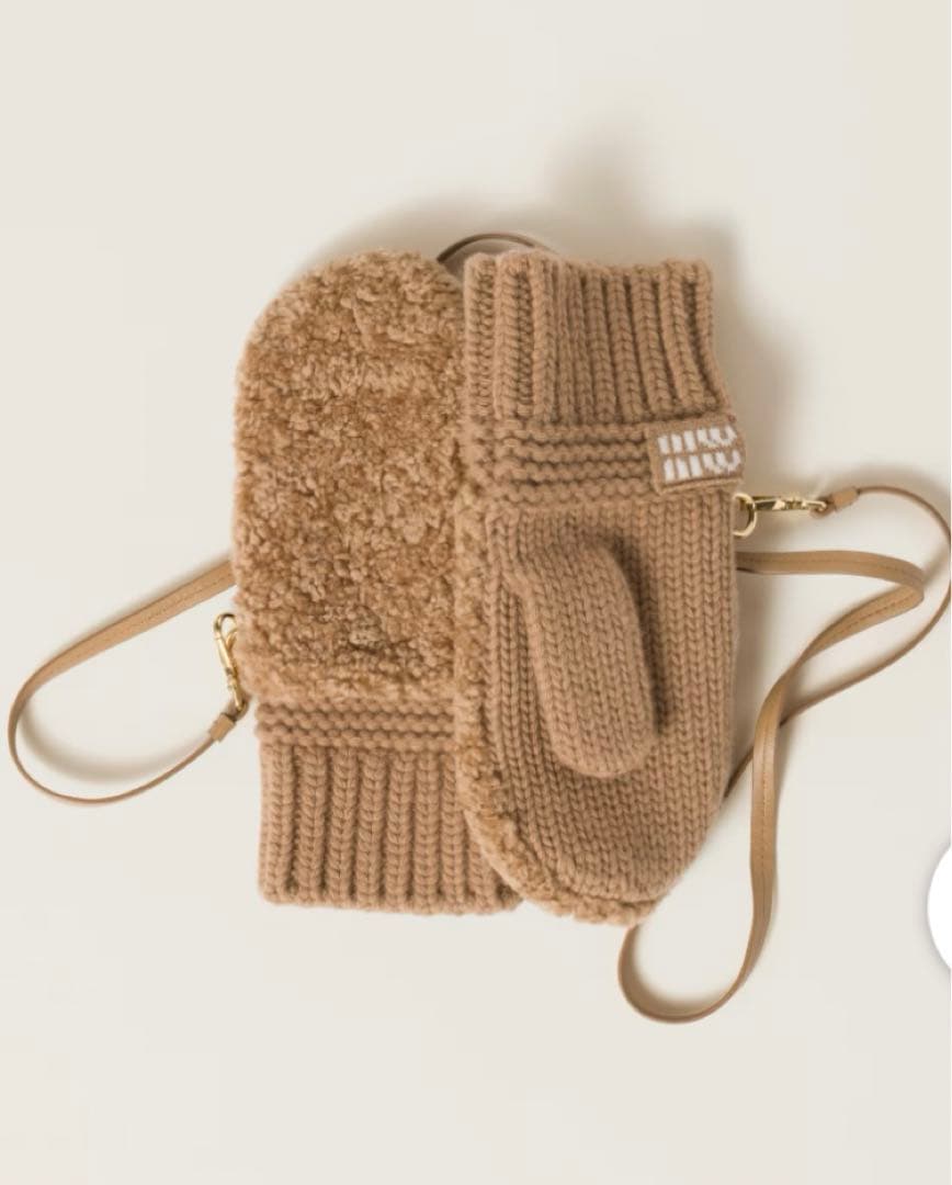 miu miu シアリングミトン ストラップ付き 未使用