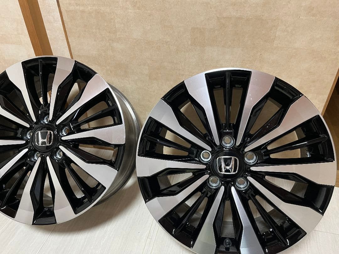 ①ホンダWRV新車外しホイールナットホキャップ付純正17インチホイール２本