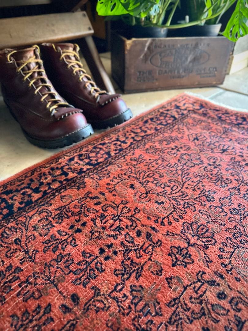 トライバルラグ　ヴィンテージラグ　ペルシャ絨毯　オーバーダイ　プリミティブアート