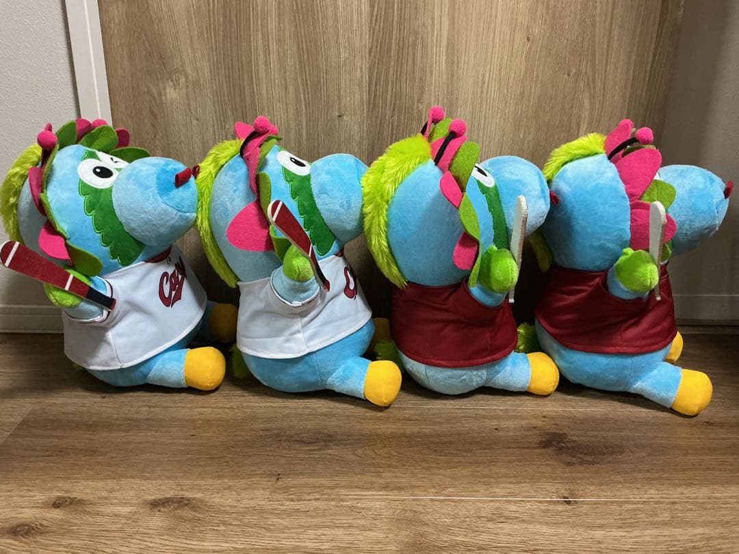 【送料無料・新品・4体セット】スライリーBIGぬいぐるみ〜ウインク〜 カープ