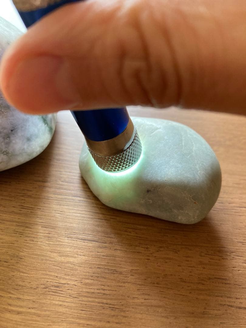 糸魚川翡翠　2個セット　ひすい　原石　圧砕