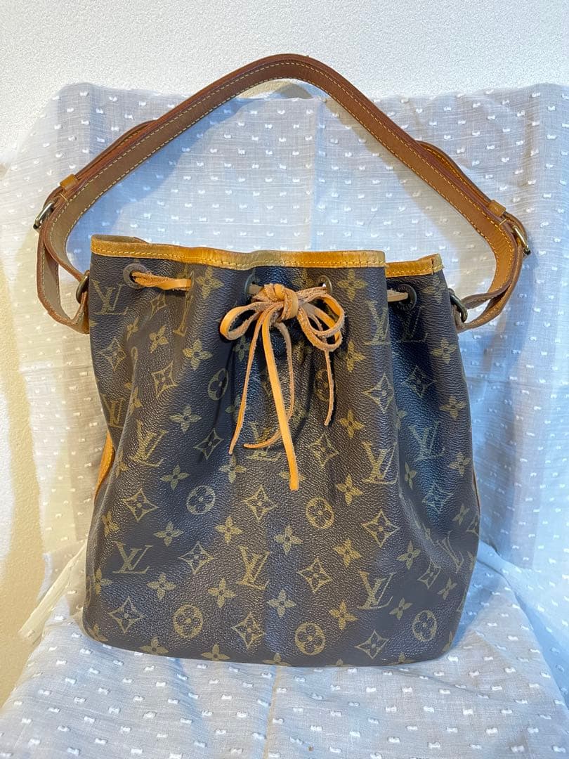ルイヴィトン Louis Vuitton LV プチノエ　モノグラム　ショルダー