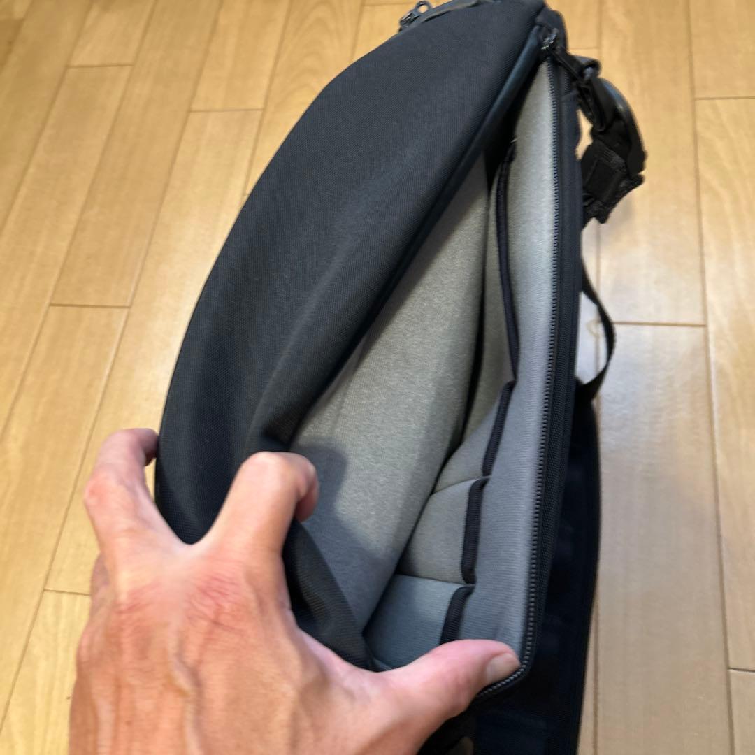 ALPAKA ブラック ショルダーバッグ
