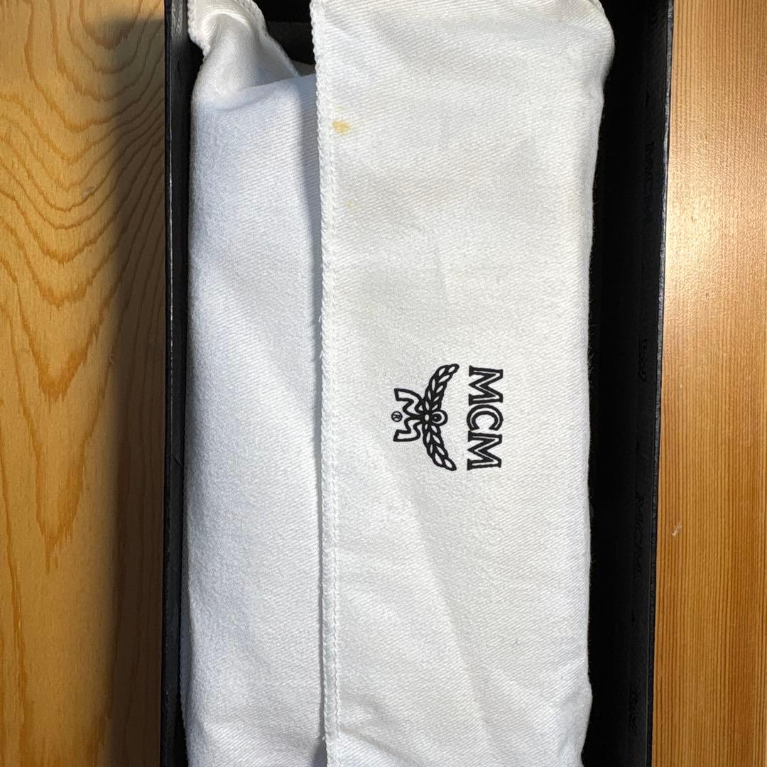 MCM赤レザー.ロゴ型押し箱あり三つ折り長財布.財布.韓国
