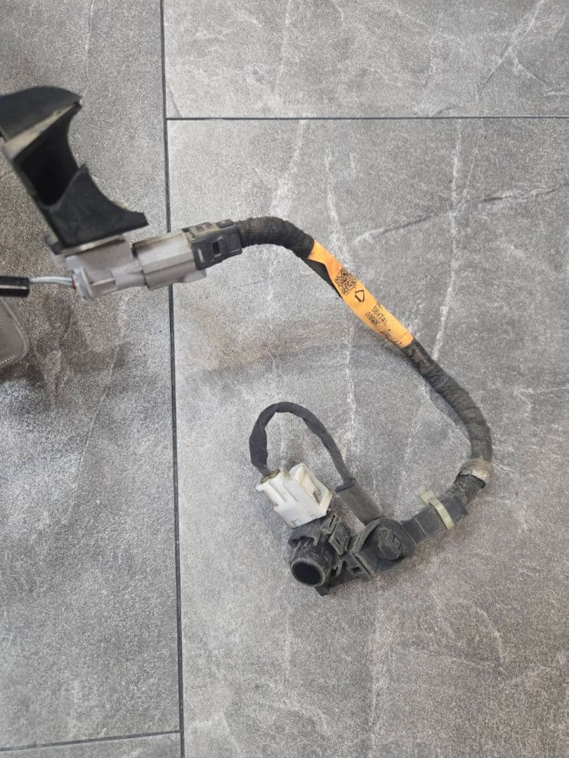 LA600S 　ダイハツ　タント　カスタム　テールランプ　助手席