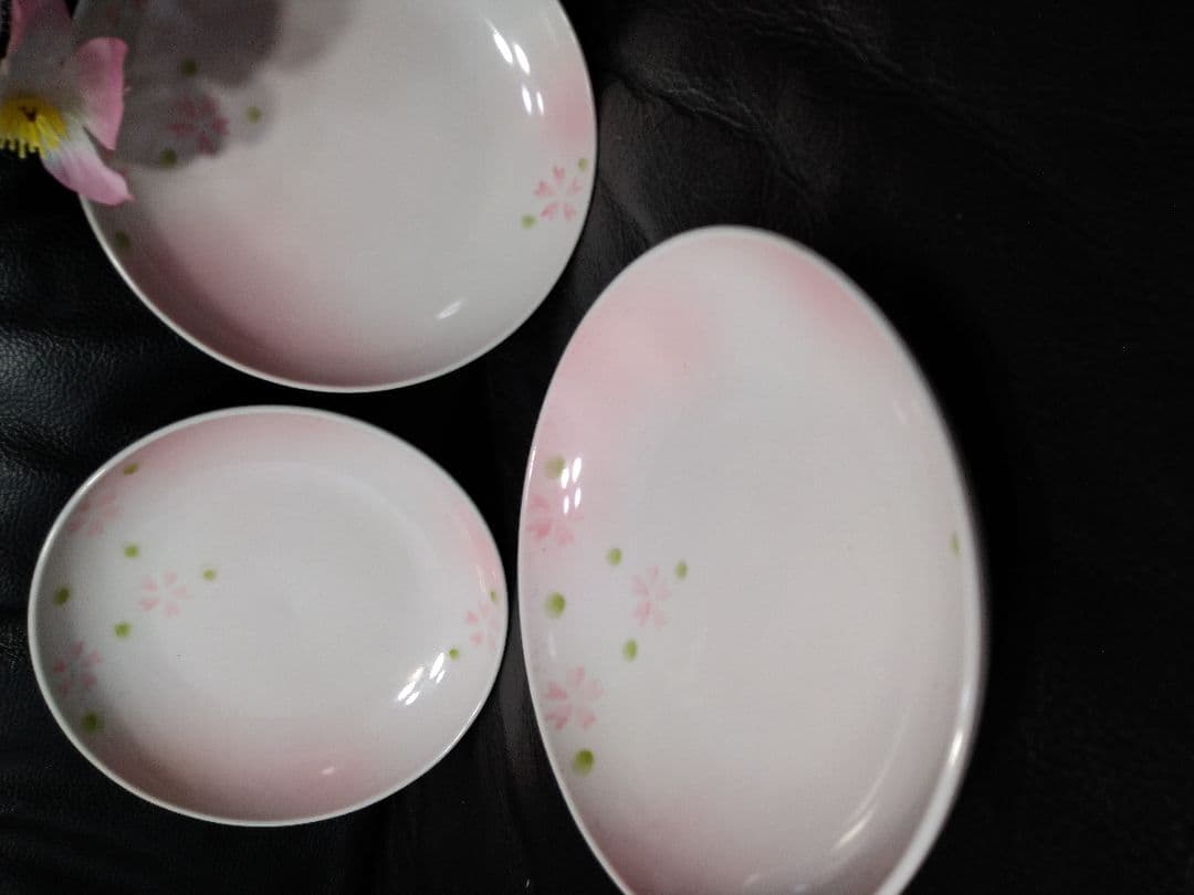 ♣素敵な桜【おもてなし】⬛有田焼・一峰・三峰窯の春桜柄輪花皿・長皿⬛２組４皿