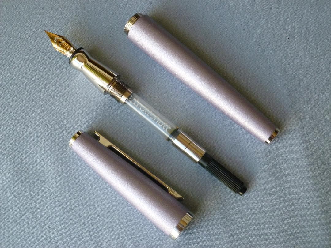 ottohutt　D06　Shine Lilac Platinum