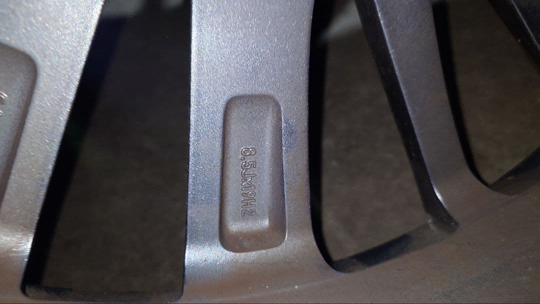 マセラティ　ギブリ　クアトロポルテ　19インチホイール