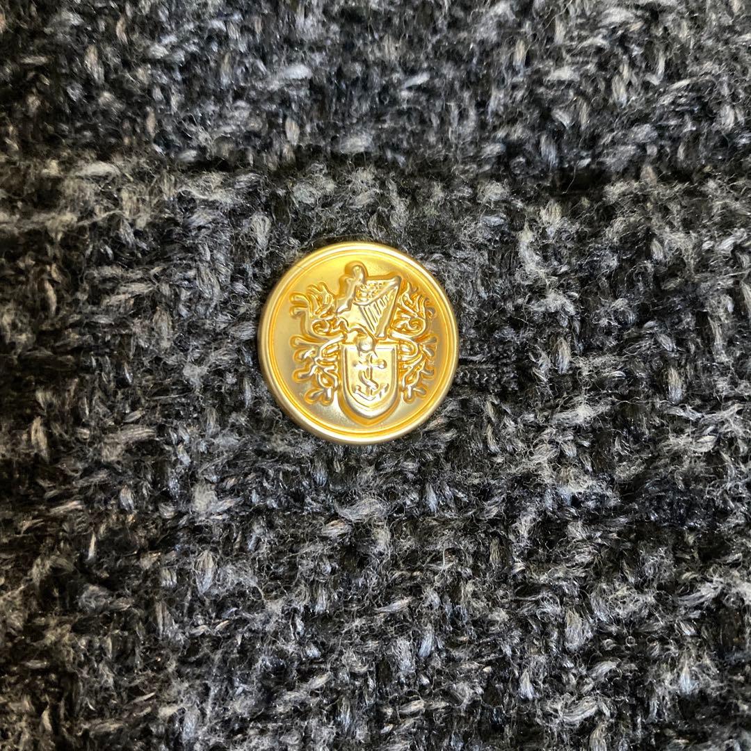 ラウンジドレス　ツイードジャケット　グレー　金ボタン　ノーカラー　卒園式　卒業式