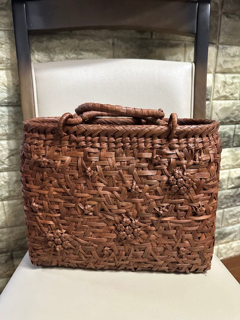 山葡萄　山葡萄かごバッグ　手作り　山葡萄籠バッグ　乱れ編み、花編み　内布あり