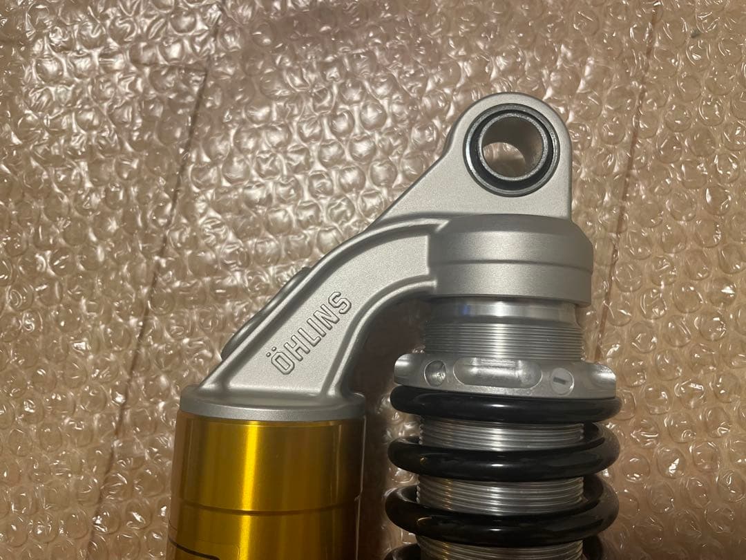 オーリンズ　スピードツイン900 （ストリートツイン）トライアンフtriumph