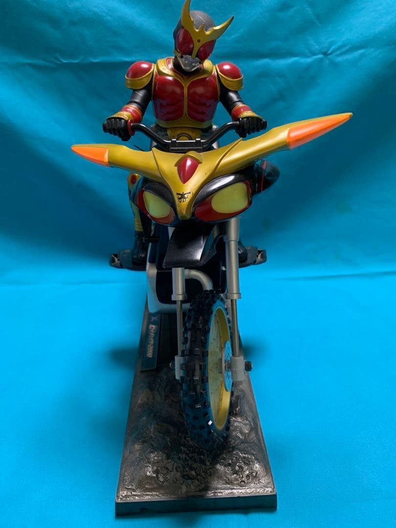 タイヨーラジコン仮面ライダークーガ1/8
