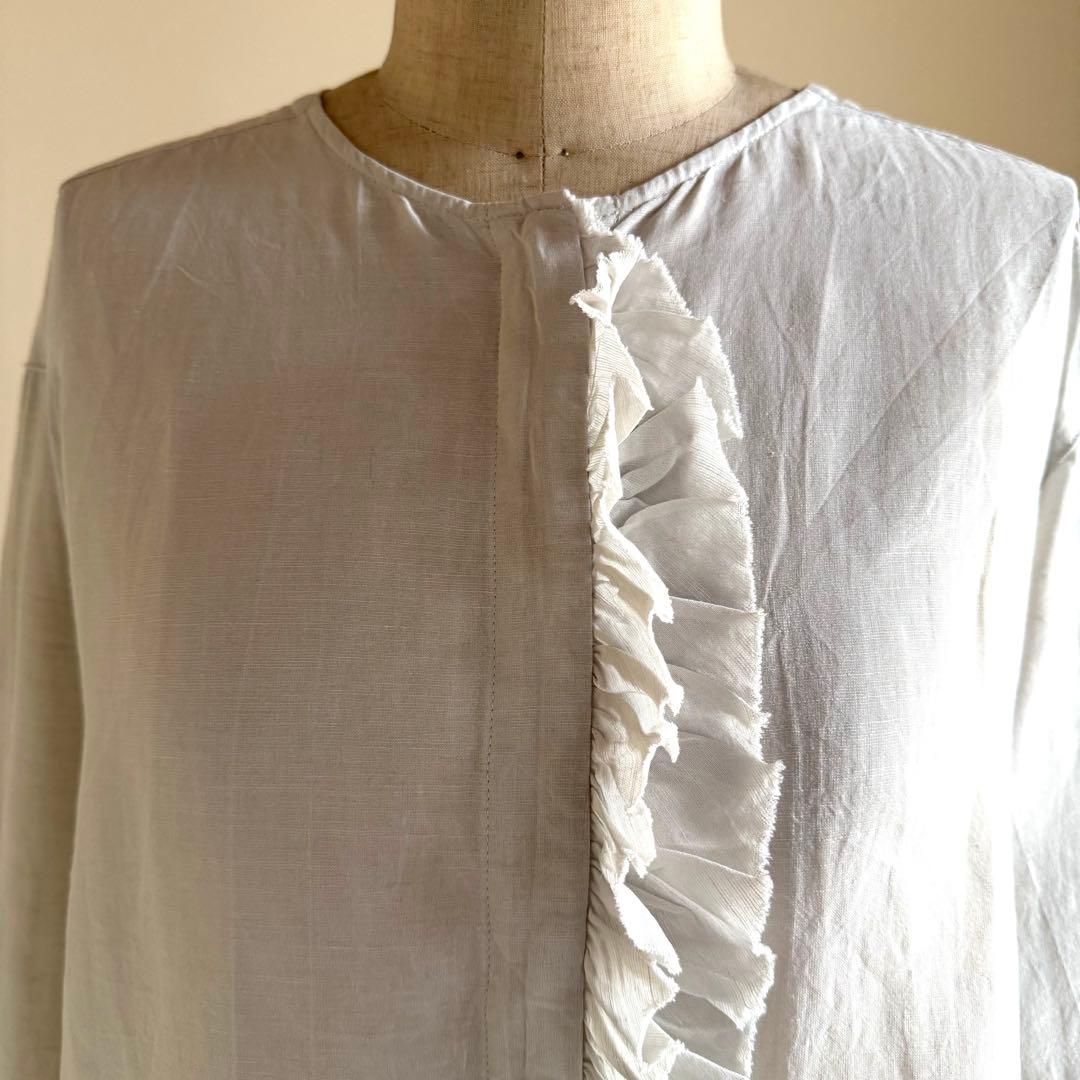 kagure かぐれ　ワッシャーフリルブラウス/ライトグレー（2025年春夏）