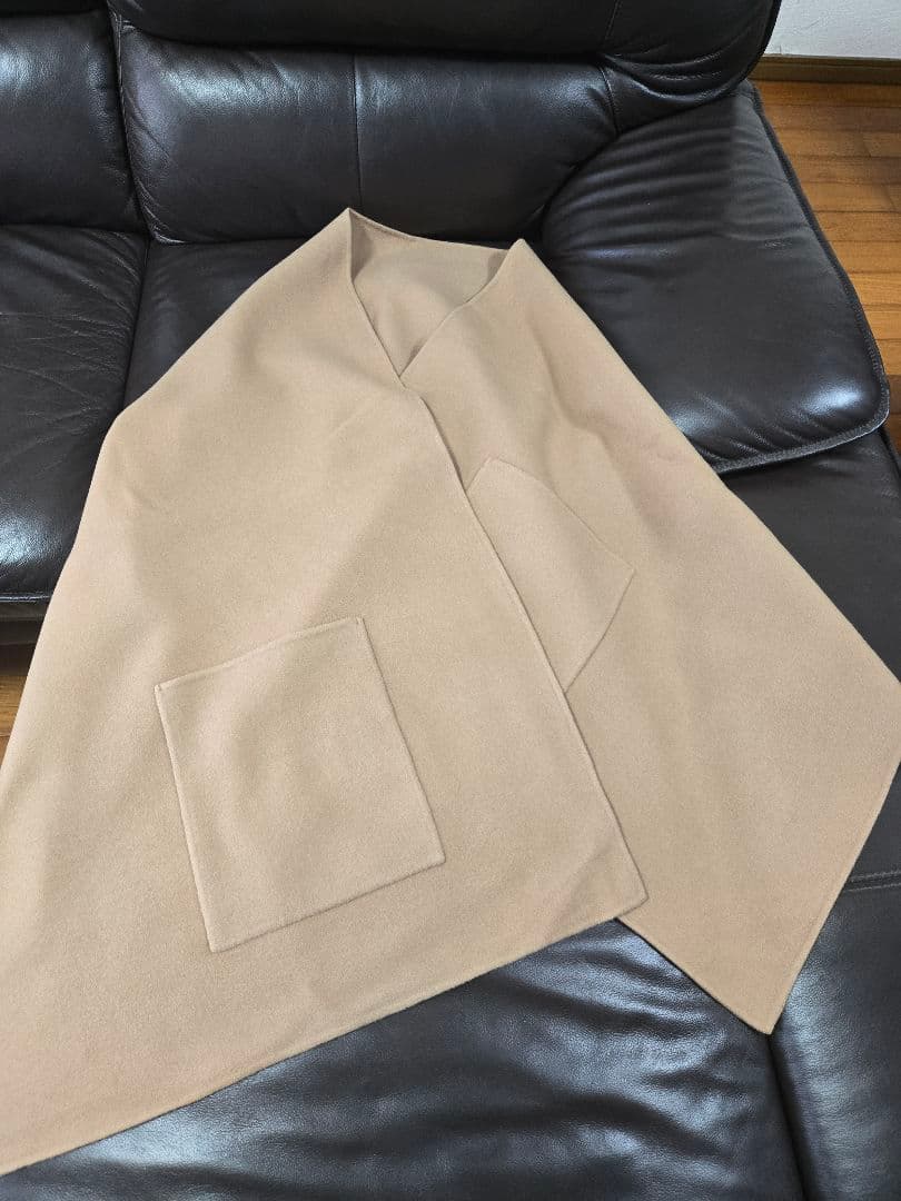 ウィムガゼット　新品タグ付き　リバーケープ