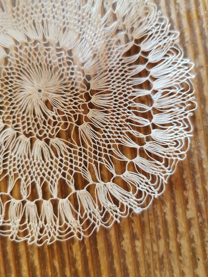 アンティーク 百合 ベルフラワー チューリップ 線状の花アルメニアレースドイリー