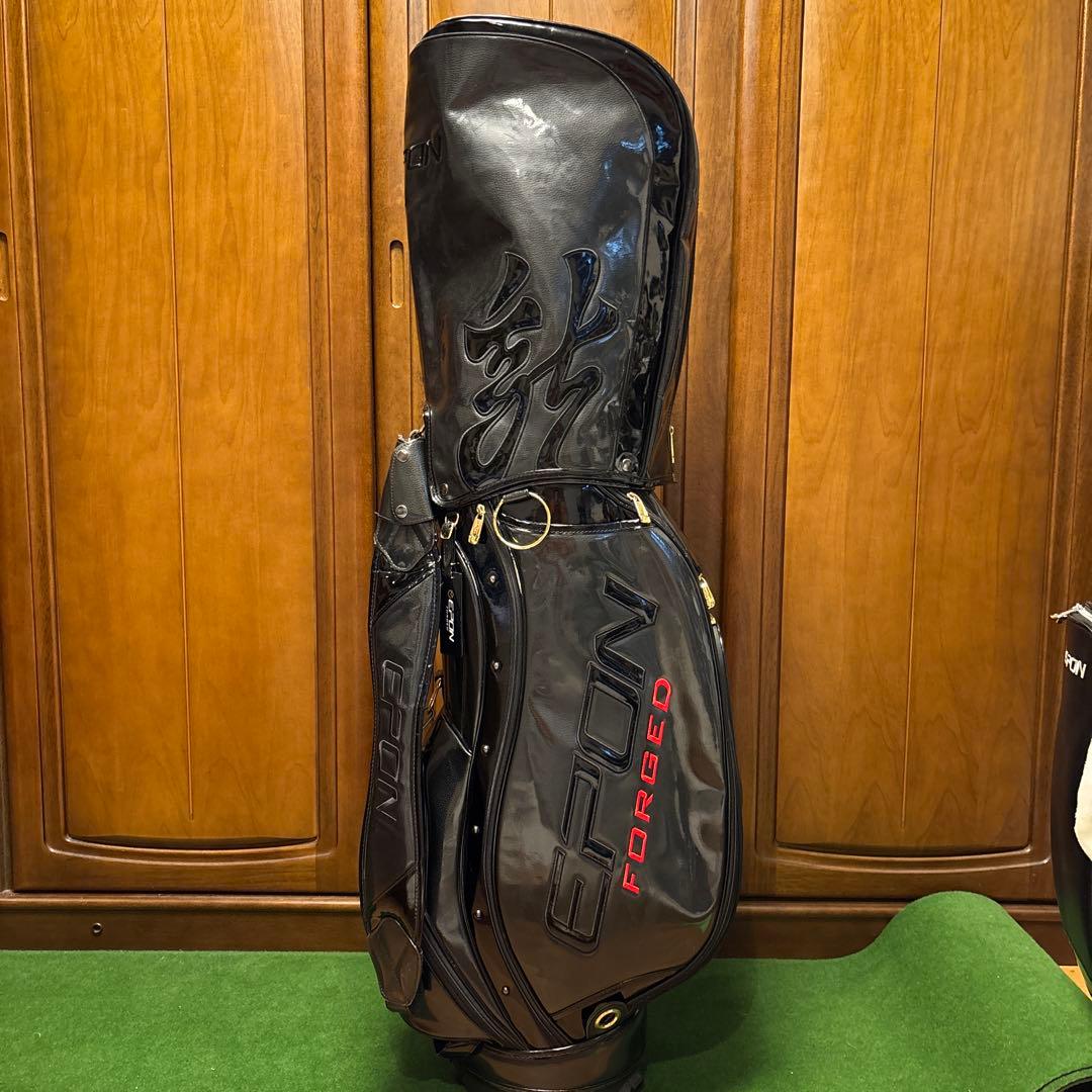 希少！エポン越後の龍エナメルキャディバッグ黒、パターカバー付き