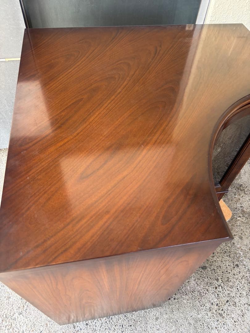 カリモク karimoku コーナーキャビネット ガラス扉 飾り棚 コロニアル