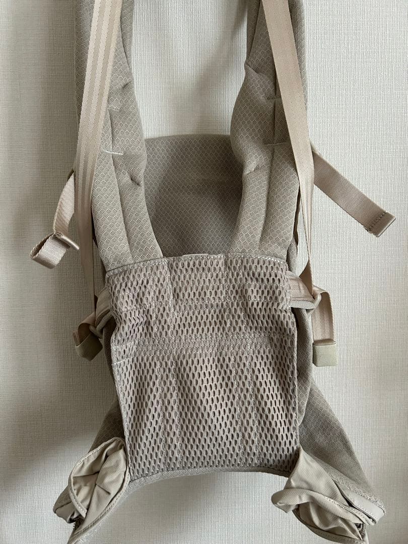 【美品】AIRBUGGY 抱っこ紐　サンドアッシュベージュ