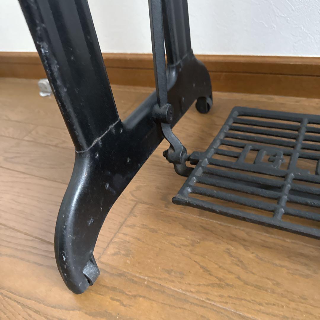 ミシン型テーブル　アンティーク風　小型　キャスター付き　アイアン　木製テーブル
