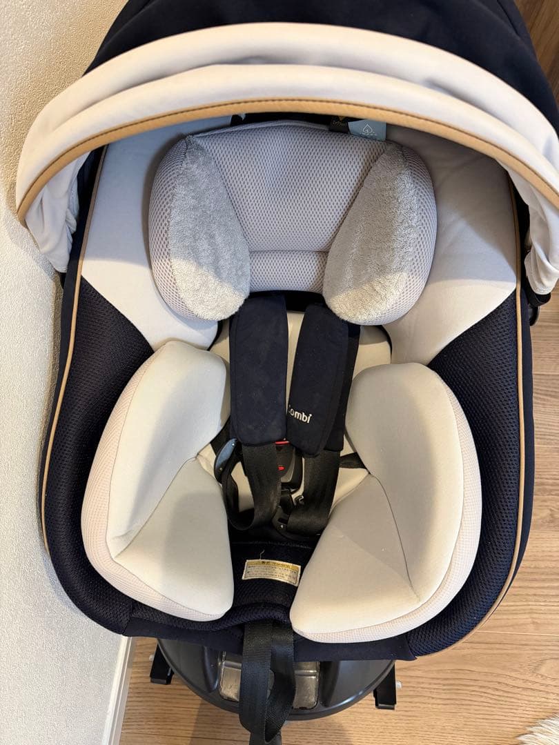 Combi クルムーヴ スマート ISOFIXチャイルドシート