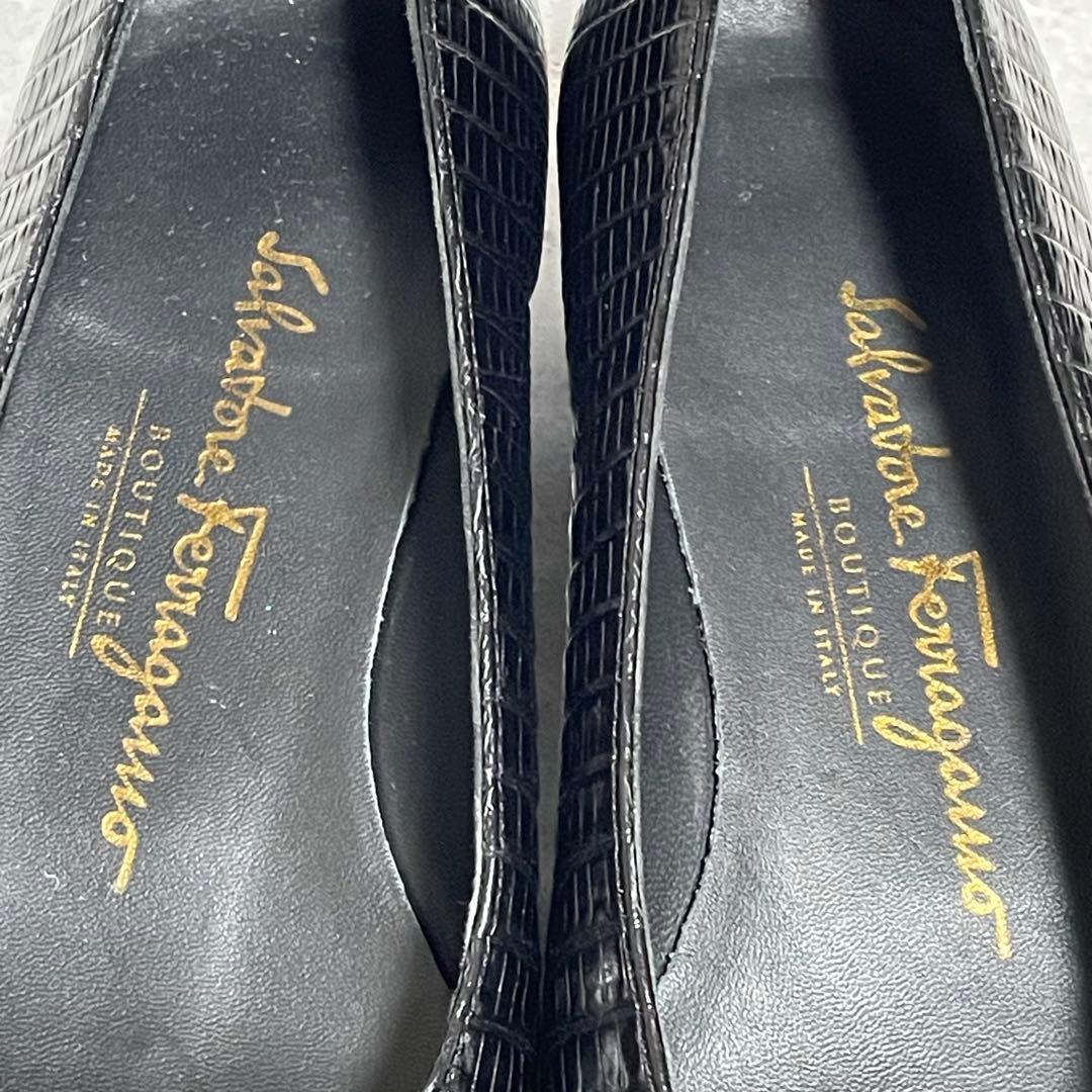 サルヴァトーレフェラガモ　Ferragamo（6） パンプス　ヴァラ　型押し　黒