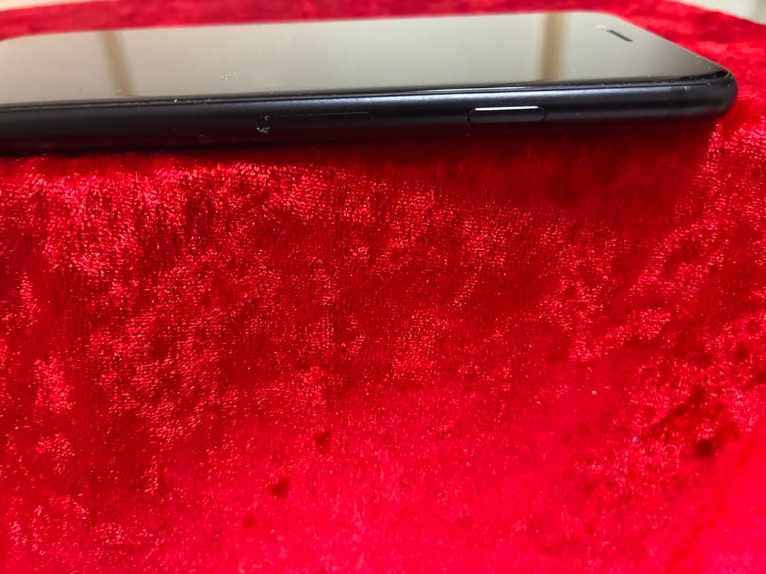 iPhoneSE2本体 64GB SIMフリー型　SIMロック解除済み