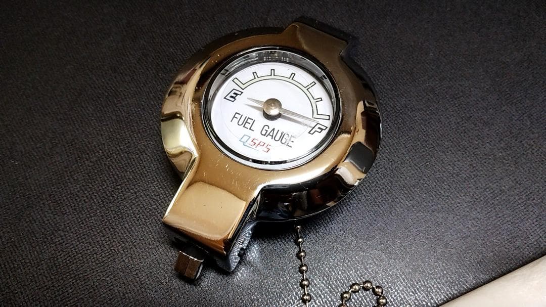 希少！ 新品 GT380 GT550 ゲージ付き タンク キャップ ホワイト